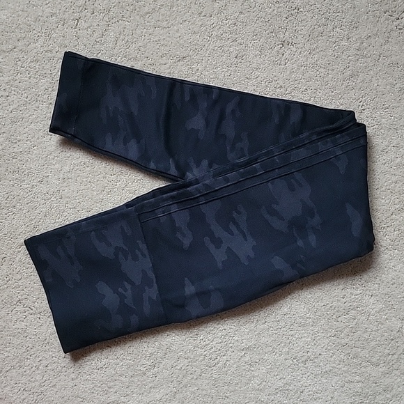 💗 SPANX Look at Me Now Seamless Leggings Camo M - Picture 1 of 7